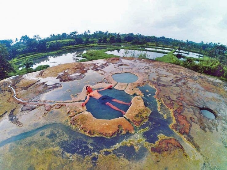 Terpesona oleh Pesona Pemandian Air Panas Gunung Peyek