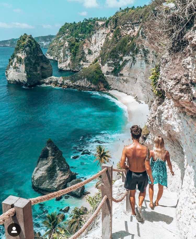 Menikmati Surga di Diamond Beach Nusa Penida