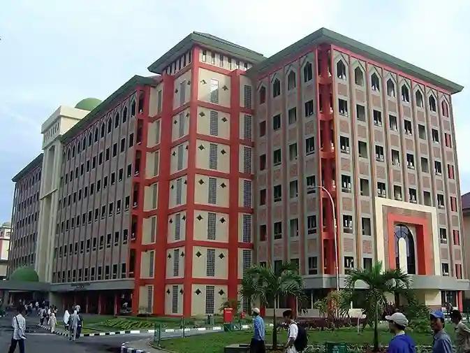 Universitas Agama Terbaik: Pilar Ilmu, Iman, dan Peradaban