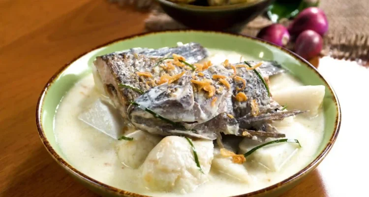 Resep Ketupat Kandangan Ikan Haruan Sajian Ikonik Kaya Rasa